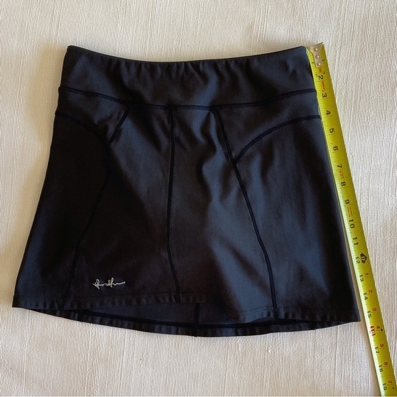 LOUIS GARNEAU Cycling Skirt with integrated padded shorts Size Small - Picture 12 of 12